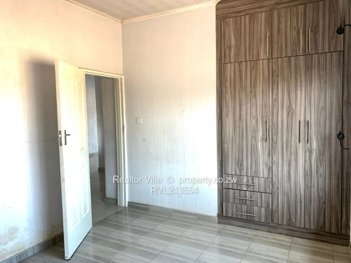 Tynwald 2-Bed Garden Flat for Rent (Sole Mandate)