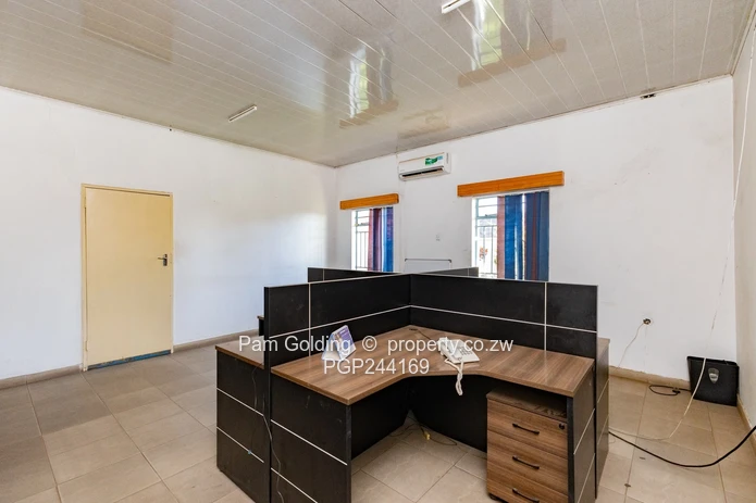 Versatile Industrial Property on 4946sqm