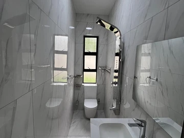 3 Bedroom Flat & Apartment