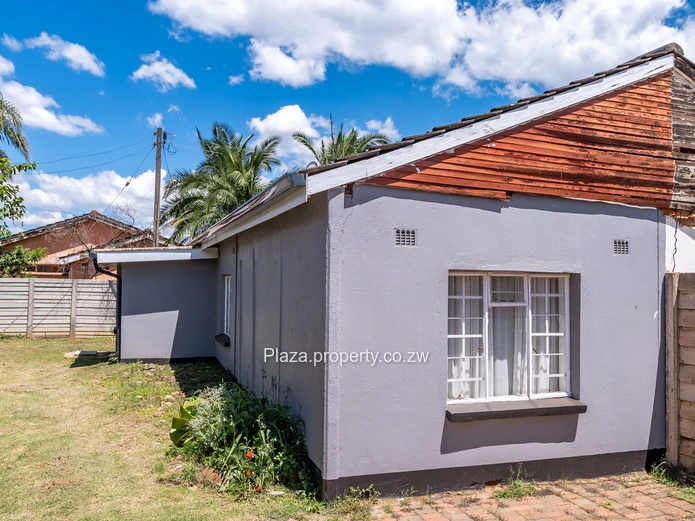Strategically Located 4-Bedroom Family Home with Cottage – Sunridge, Harare Drive Frontage