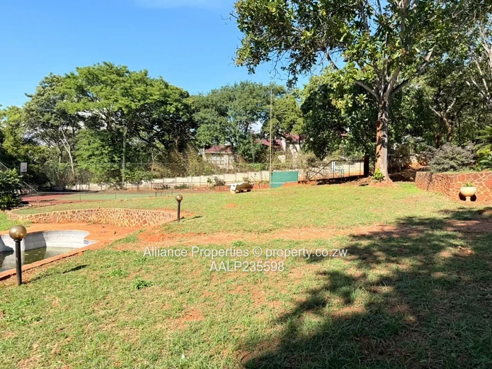 Harare's Finest, 7-Bed Glenlorne Executive Rental with Pool, Borehole & Dual Lounges $3000/Month