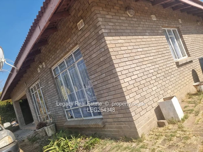 The Grange: 3-Bed Facebrick Home on 2,340m² — Flatlet & Fitted Kitchen (Sole Mandate)