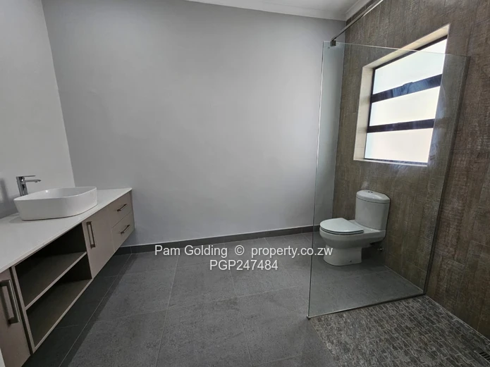 Sleek & Stylish 3 Bedroom Ensuite Residence