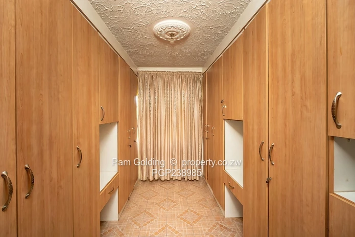 House with seperate cottage - Ideal for Rental Income