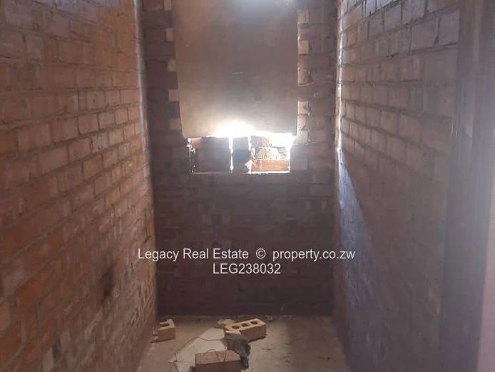 Exceptional  Value Townhouse ,Prime Incomplete Home in Secure Mabvazuva Estate