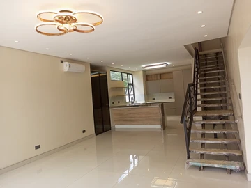 4 Bedroom Flat & Apartment