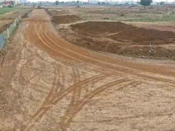 Commercial & Industrial Land