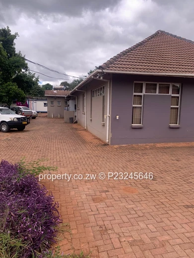 420 m² Milton Park Office - Borehole ,Paved Parking Space and Caretaker's cottage  (Sole Mandate)