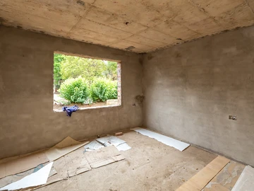 4 Bedroom Flat & Apartment