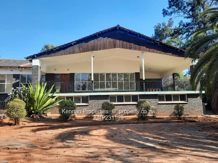 Large Old Home on 5040sq metres with Borehole
