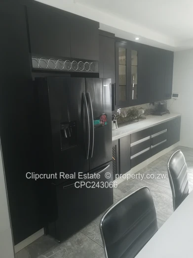 Ashdown Park - Neat and Modern House For Sale