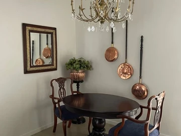 2 Bedroom Flat & Apartment