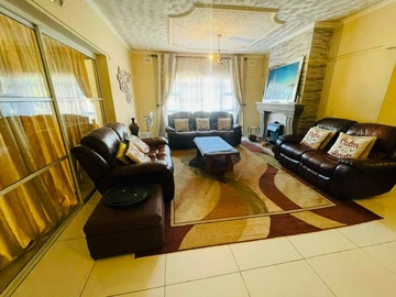 5 Bedroom House