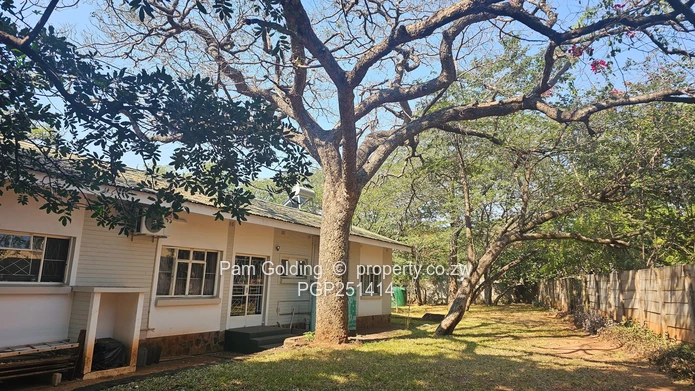 Large Property in the Heart of Residential Victoria Falls (Sole Mandate)
