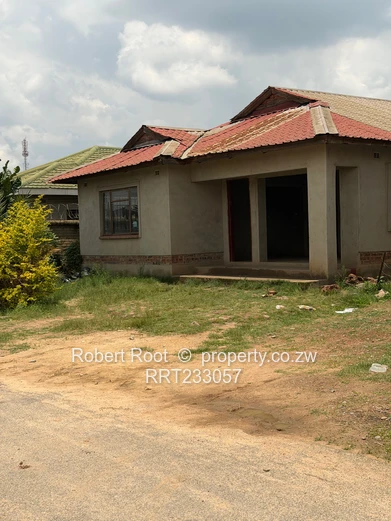 Southview Park 4BR Fixer-Upper with Garden & Porch (Sole Mandate)