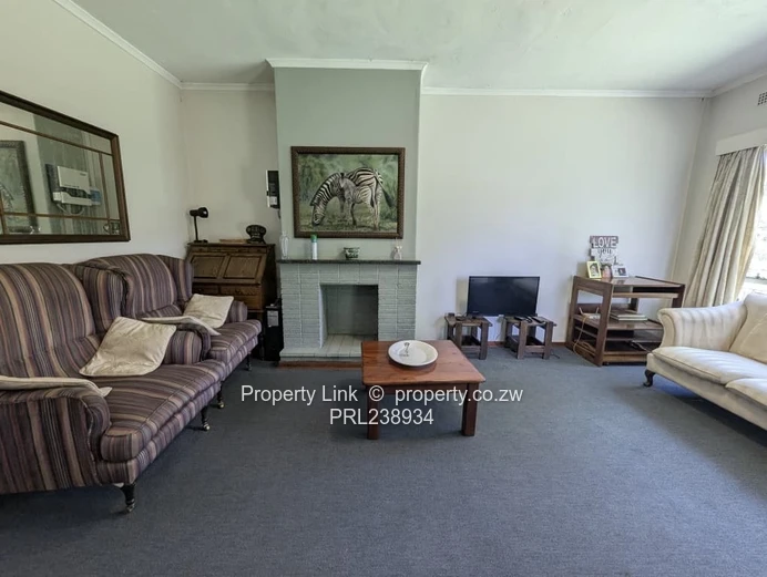 Neat 3 Bed 2 Bath Garden Flat in Avondale (Sole Mandate)