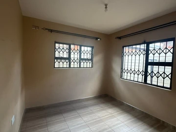 2 Bedroom Flat & Apartment