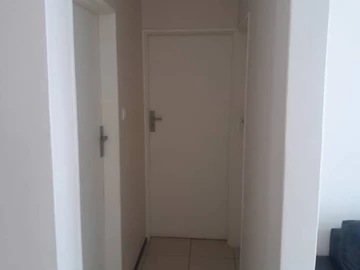 2 Bedroom Flat & Apartment
