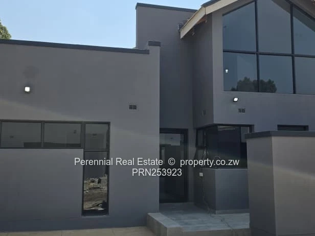 Groom Bridge 3-Bed Flat — Walled, Modern Kitchen & En-Suite