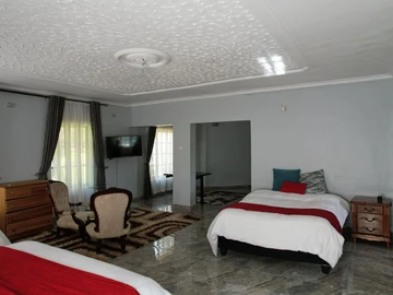 6 Bedroom House