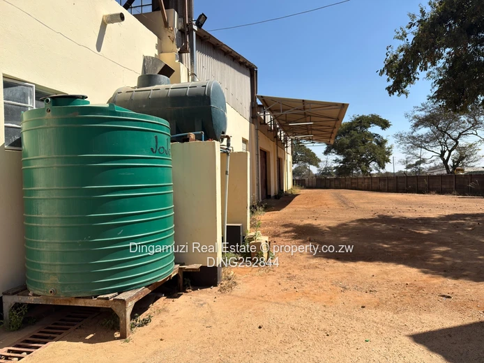 Warehouse/factory for rent in Marondera  (Sole Mandate)