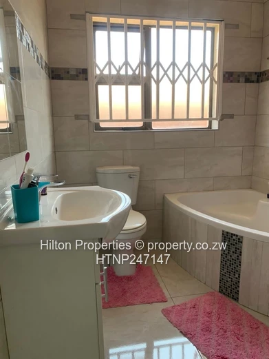 Spacious 5-Bed Parktown Home with Modern Kitchen & Borehole