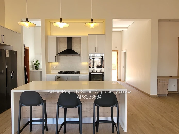 3 Bedroom Townhouse in Highlands - 1st January - $2,200 plus Levy $350 plus Rates