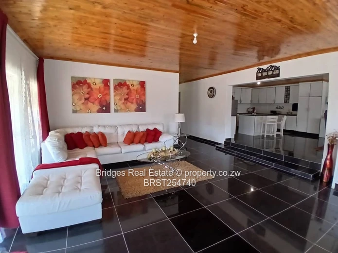 Turnkey Family Residence In Premier Crowhill Estate (Sole Mandate)