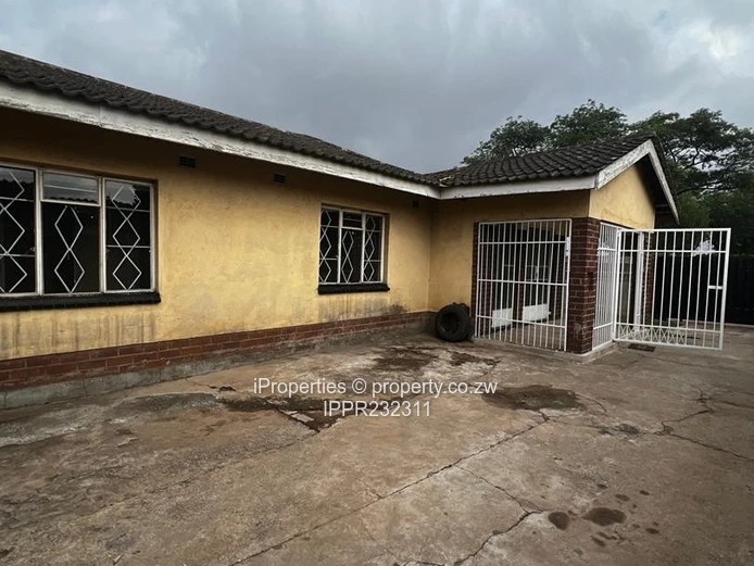 Mufakose – Main House and Cottage for Rent