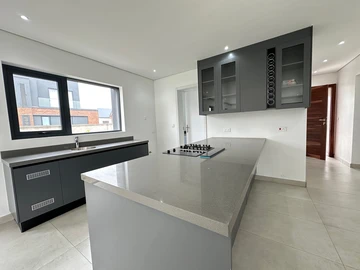 4 Bedroom Garden Flat