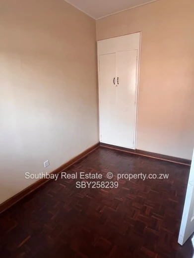 2 Bed Flat To Let 