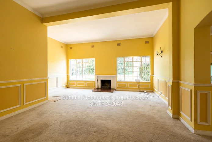 6 Bedroom House for Sale in Helensvale