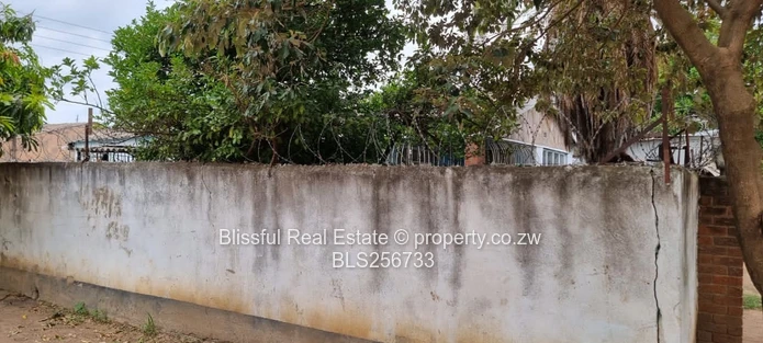 3 Bedroom house for sale in zengeza 5