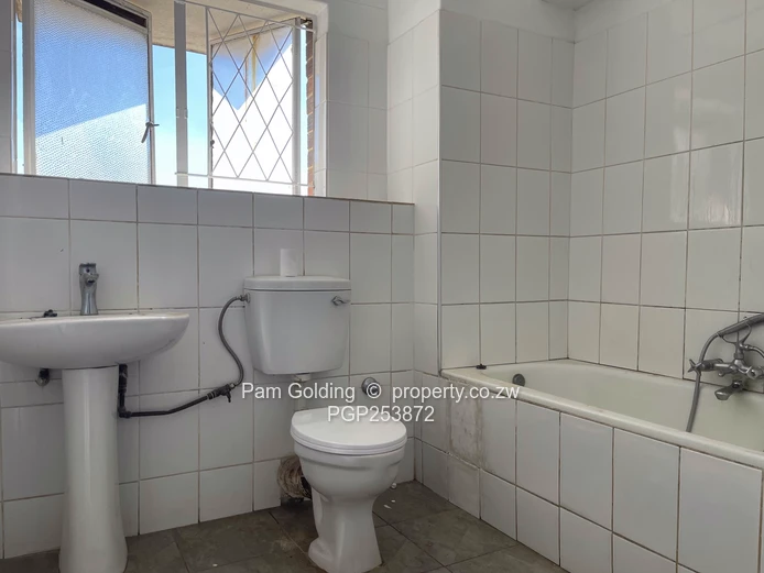 2 Bedroom Flat/Apartment To Rent In Avenues (Sole Mandate)