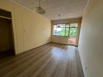 2 Bedroom Flat & Apartment