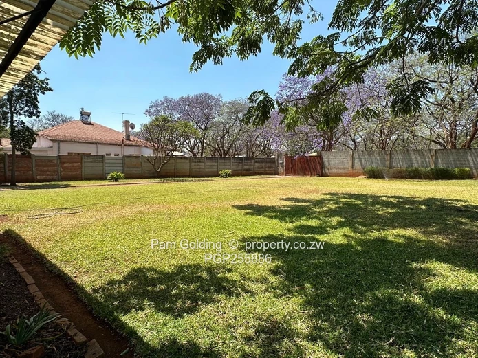 Bulawayo East: 2-Bed Brick Home on 1,400m² with Borehole in Suburbs (Sole Mandate)