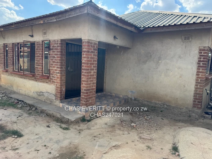Fidelity 4-Bed Home with Borehole for sale $60k (Sole Mandate)