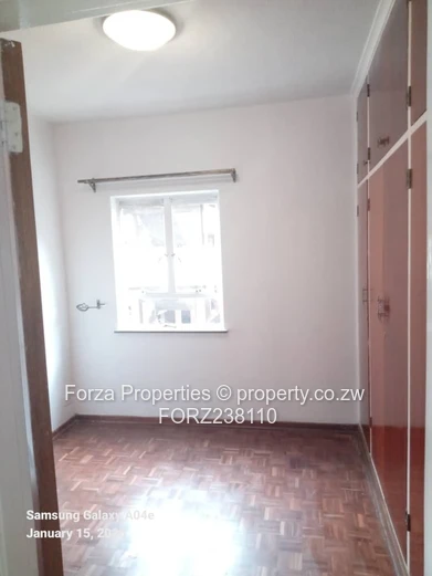 Modern 2-Bedroom Flat to Let