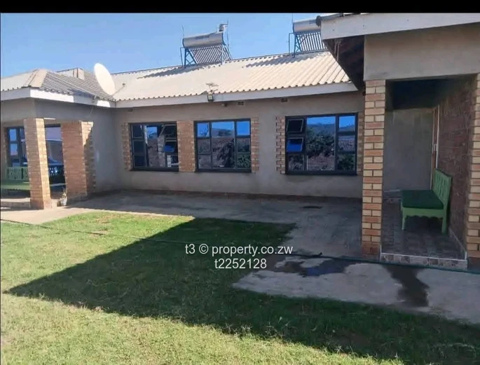 Neatly built Norton, Mwashuma  Park House 