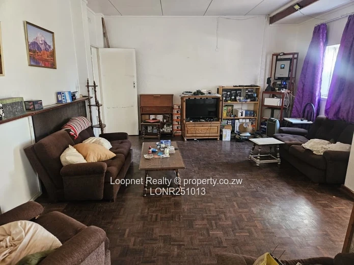 Greystone Park: 1,000 m2 Office on 4,300 m2 with Pool & Borehole