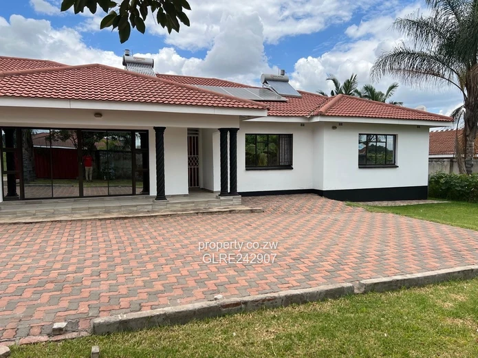 Spacious 4-Bed Home in Waterfalls - Modern Kitchen & Borehole