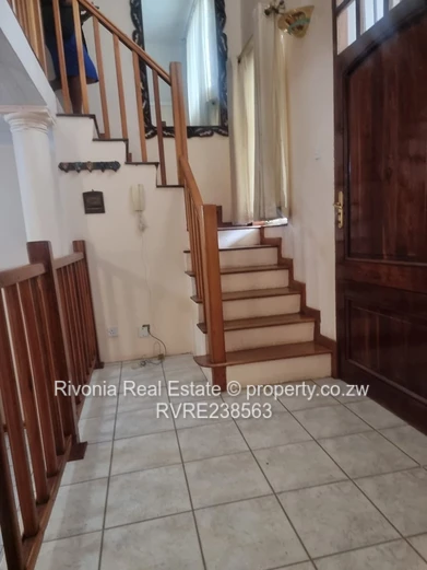 3 Beds Helensvale ,fully furnished garden flat to let 