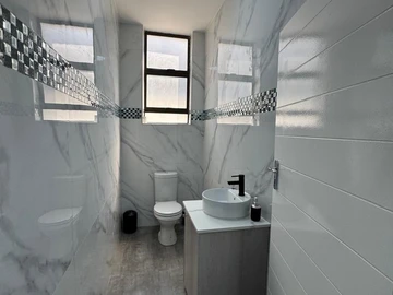 4 Bedroom Garden Flat