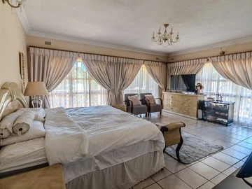 8 Bedroom House