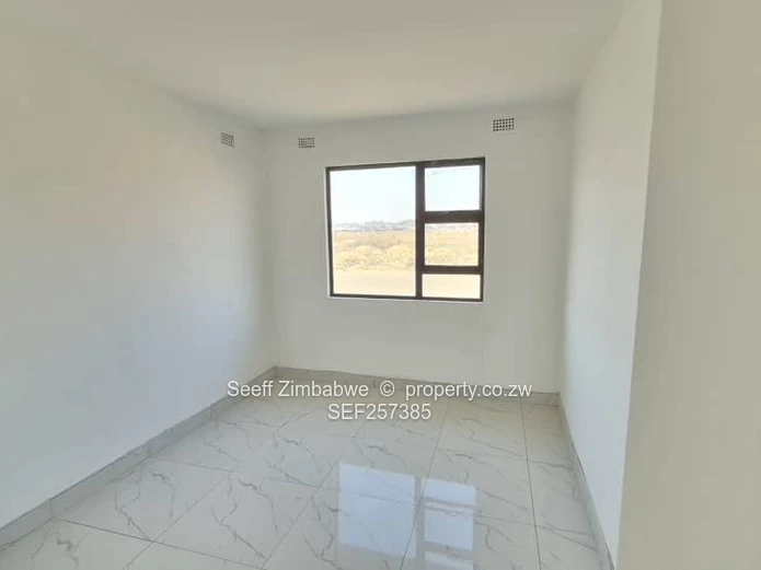 Southview Park: HOUSE FOR SALE - NEAR COMPLETION- 240 m²