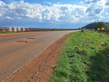 Commercial & Industrial Land