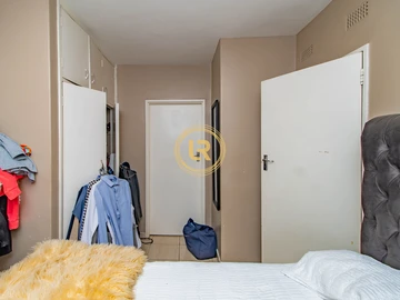 Flat & Apartment