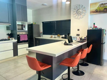 4 Bedroom Garden Flat