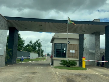 4 Bedroom Flat & Apartment