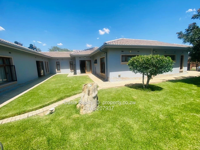 4 Bed House For Rent Close To The Airport Available for 1st of January